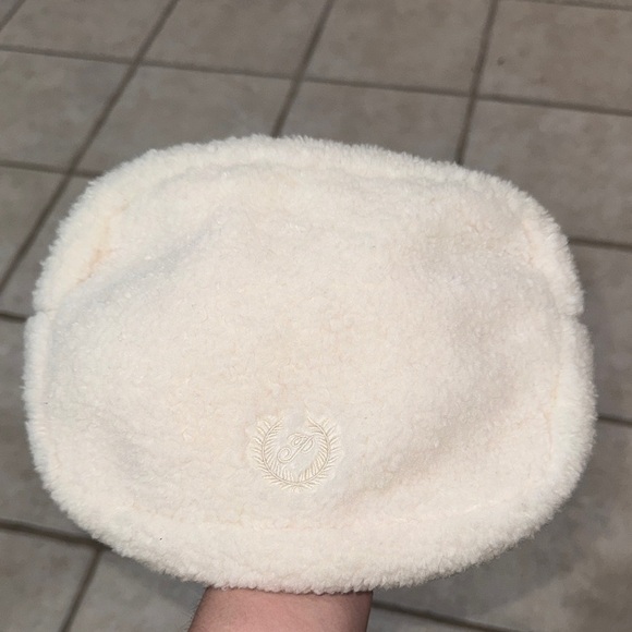 Pink vs Sherpa Fanny - Picture 1 of 3